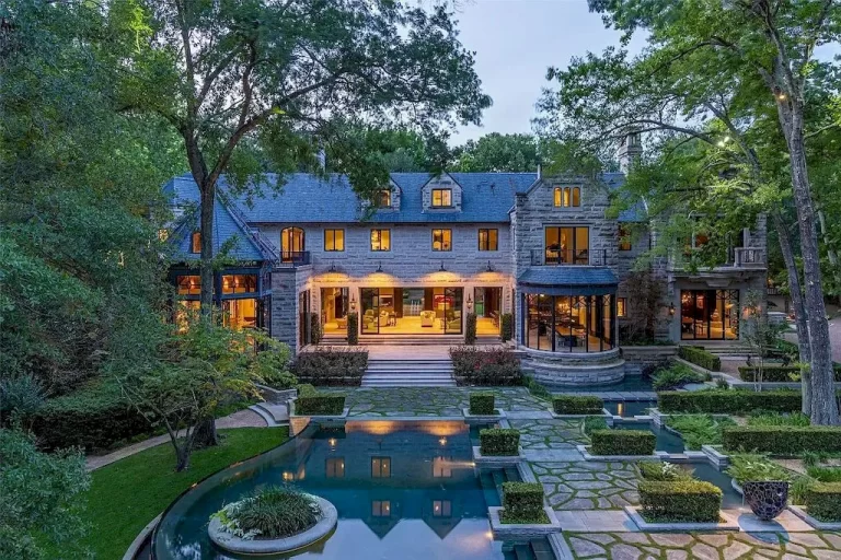 Exquisite Houston Mansion Offers Ultimate Luxury Living & Breathtaking Scenic Views