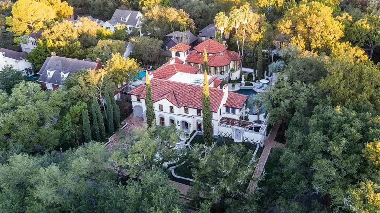 An Architectural Masterpiece Highlights Italian Luxury in the Heart of Houston Asking for $5,250,000