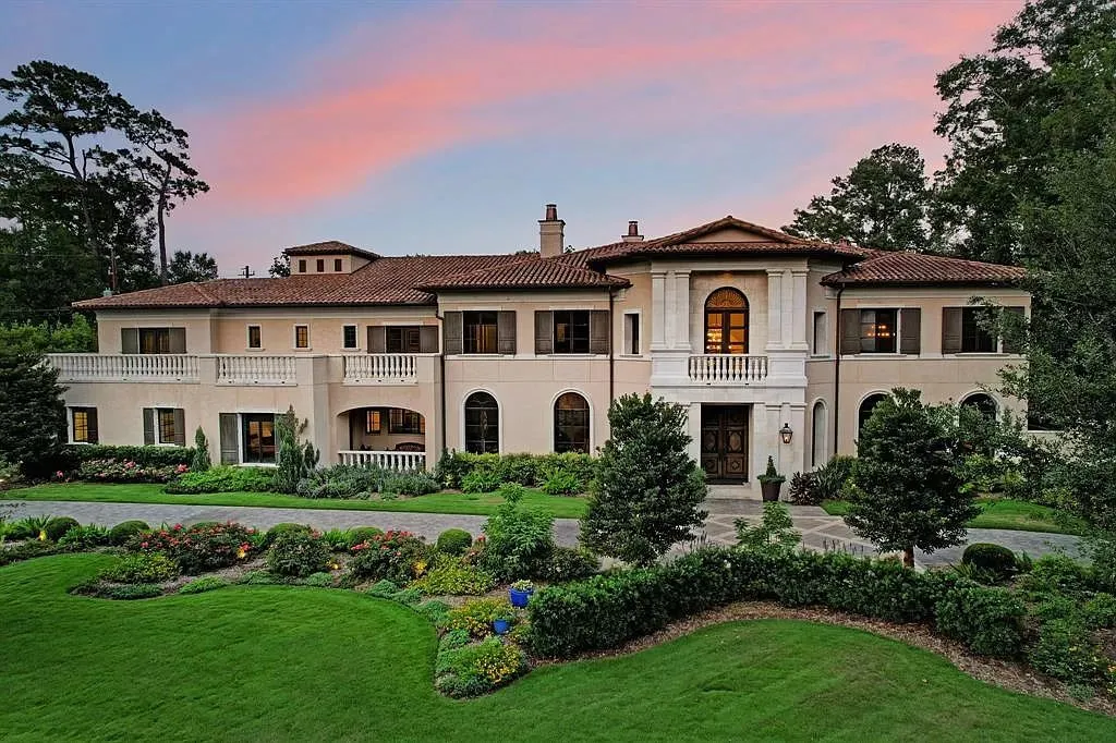 This Custom Designed Estate in Houston Offers A Resort Like Lifestyle with Exceptional Amenities