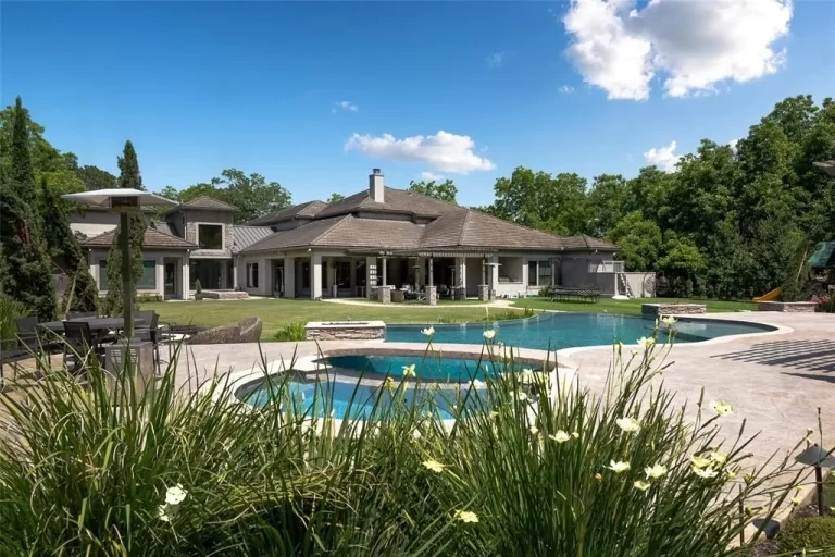Asking for $3,150,000, this Stunning Custom Sugar Land Residence in Resort Style Lets You Enjoy Ultimate Luxury