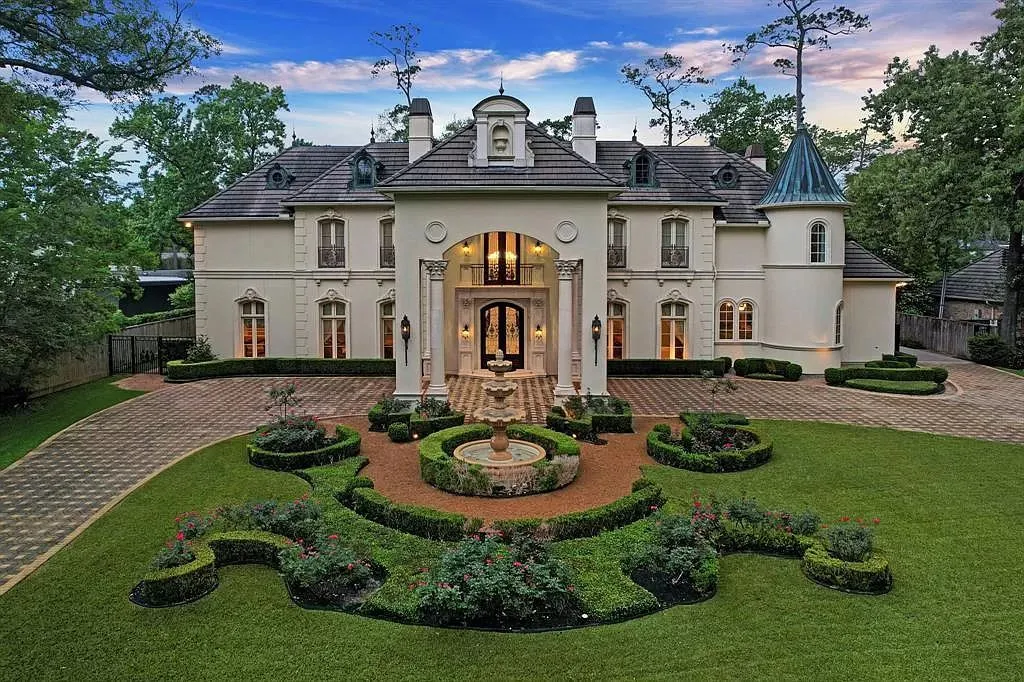 Asking $6,395,000, this Exquisite Traditional French Masterpiece in Houston with Excellent Space for Entertaining