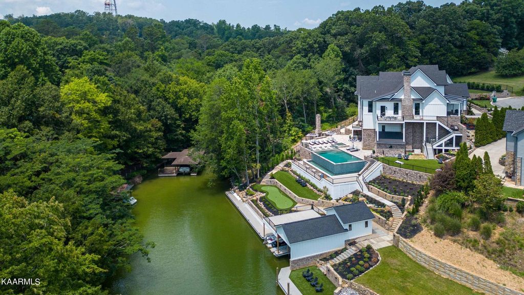 Awe inspiring residence with water views and privacy in knoxville tennessee listed at 5. 495 million 3