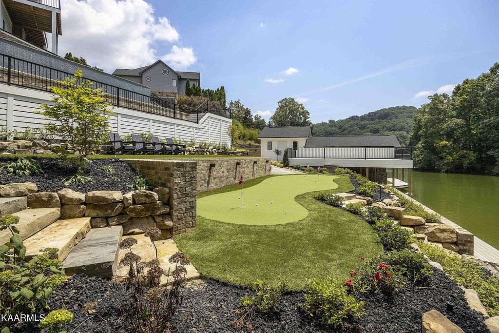 Awe inspiring residence with water views and privacy in knoxville tennessee listed at 5. 495 million 54