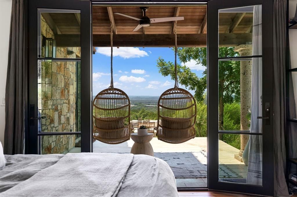 Captivating blend of modern and rustic italian farmhouse retreat in scenic hill country spicewood now available for 3. 2 million 19