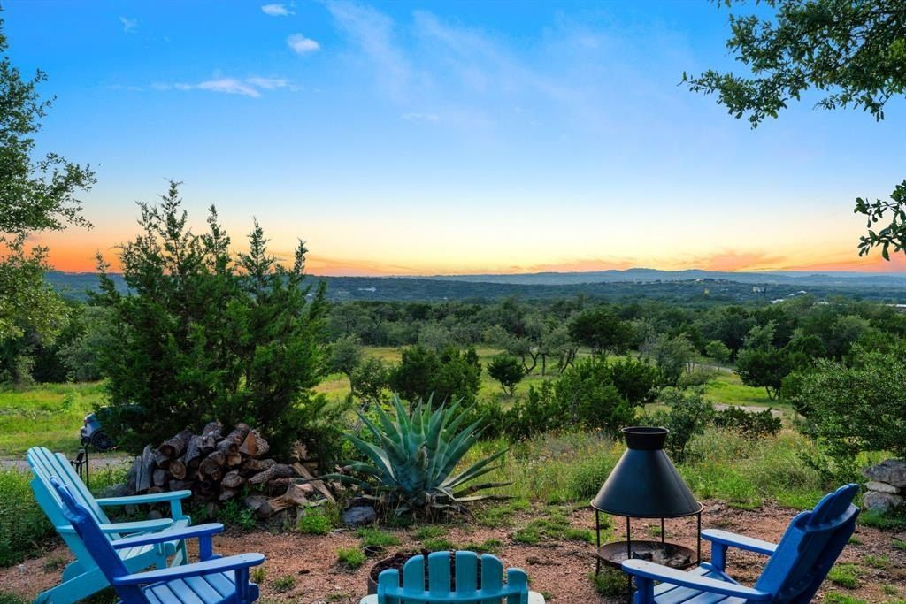 Captivating blend of modern and rustic italian farmhouse retreat in scenic hill country spicewood now available for 3. 2 million 36