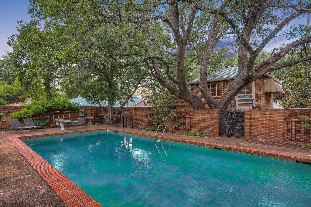 Early english revival masterpiece 1930 home by architect joseph pelich listed at 2. 595 million in fort worth texas 2