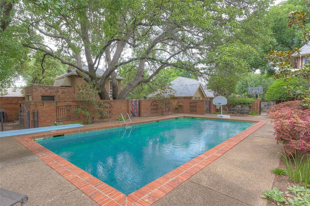Early english revival masterpiece 1930 home by architect joseph pelich listed at 2. 595 million in fort worth texas 32