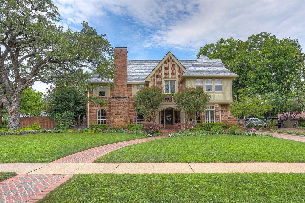 Early english revival masterpiece 1930 home by architect joseph pelich listed at 2. 595 million in fort worth texas 39