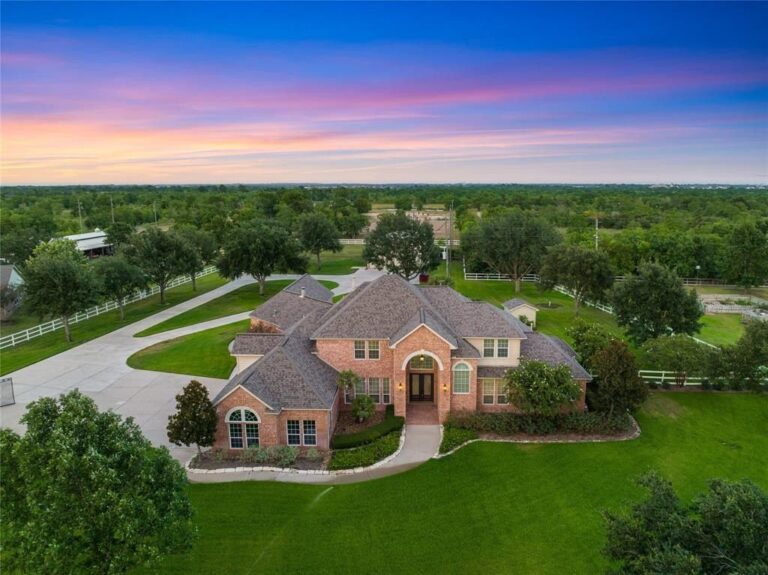 Elegant Estate Harmony: A Seamless Integration of Tranquil Countryside Living and Modern Convenience in Katy, Priced at $1.68 Million