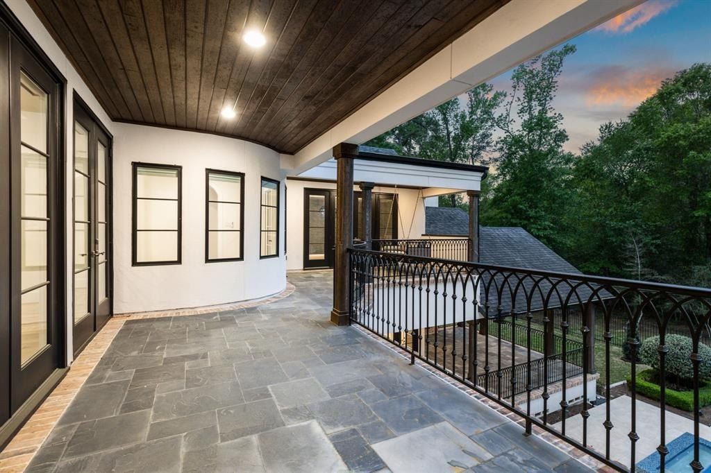 Elegant modern residence with timeless charm in the woodlands texas offered at 2. 999 million 40 2