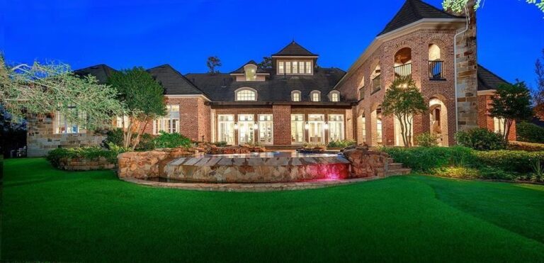 Exceptional Custom Home Along Player Golf Course in Gated Gary Glen, The Woodlands, Texas