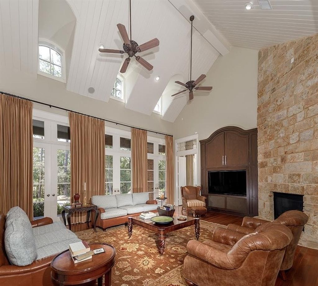 Exceptional custom home along player golf course in gated gary glen the woodlands texas available for 2. 898 million 27