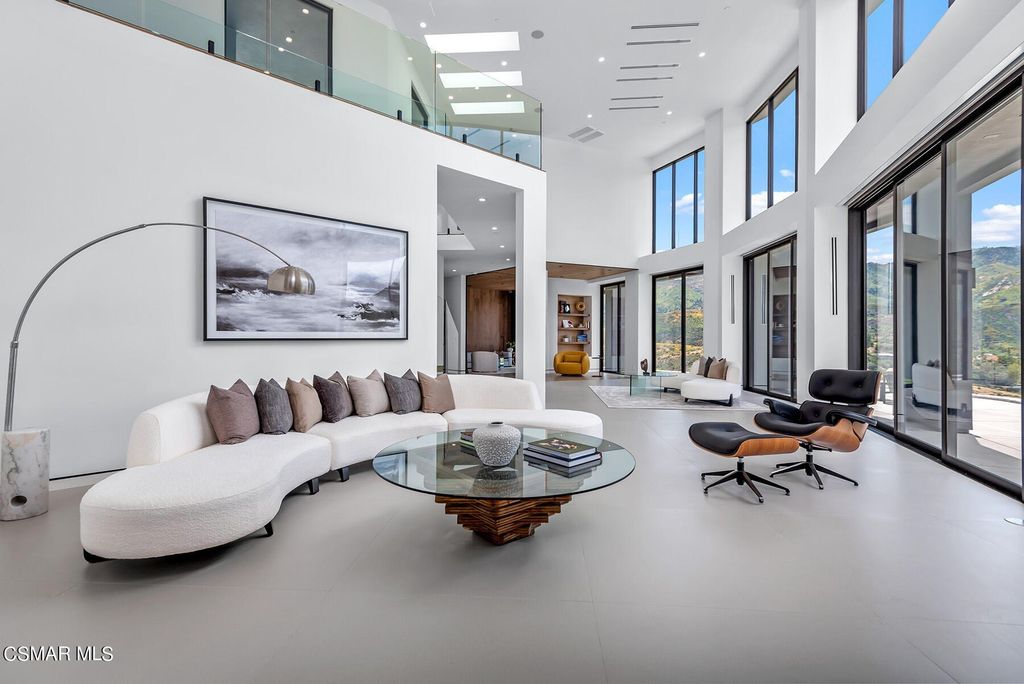 Lake vista estate where unparalleled views and european contemporary design redefine luxury living at 6999950 15