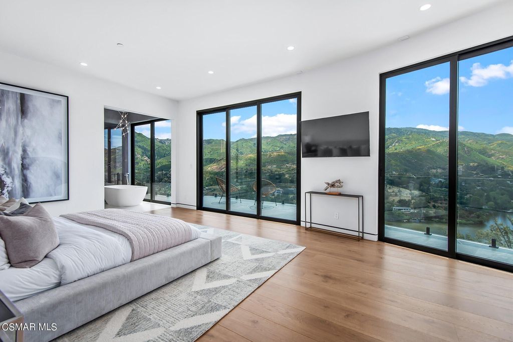 Lake vista estate where unparalleled views and european contemporary design redefine luxury living at 6999950 21