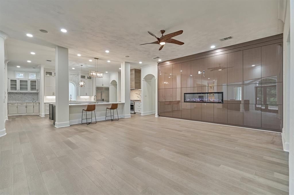 Lavishly renovated property offering a luxurious lifestyle in the woodlands texas listed at 2. 95 million 13