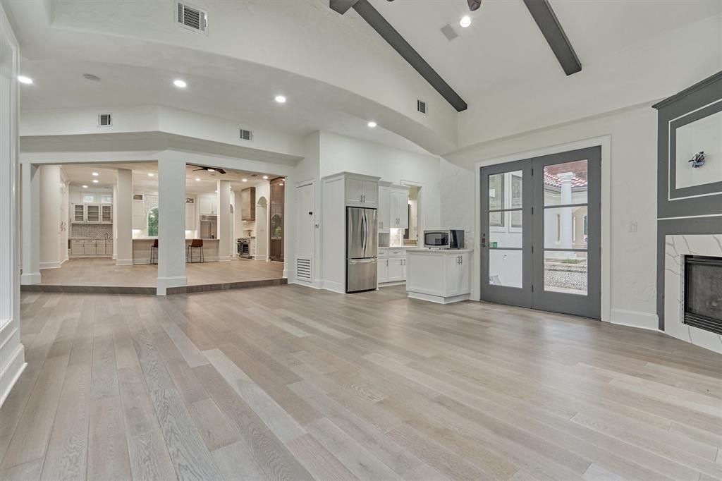 Lavishly renovated property offering a luxurious lifestyle in the woodlands texas listed at 2. 95 million 20