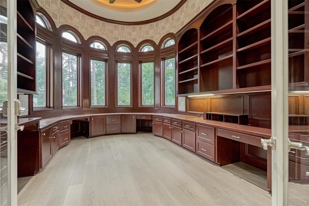 Lavishly renovated property offering a luxurious lifestyle in the woodlands texas listed at 2. 95 million 27
