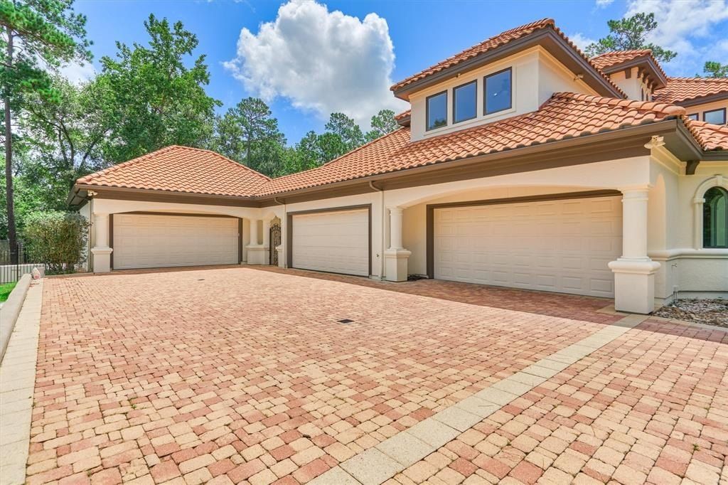 Lavishly renovated property offering a luxurious lifestyle in the woodlands texas listed at 2. 95 million 43