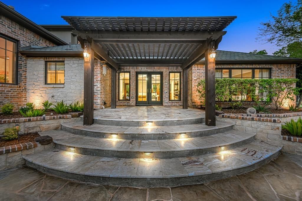 Luxurious custom estate set on expansive 3 acres in katy texas asking 2. 85 million 11