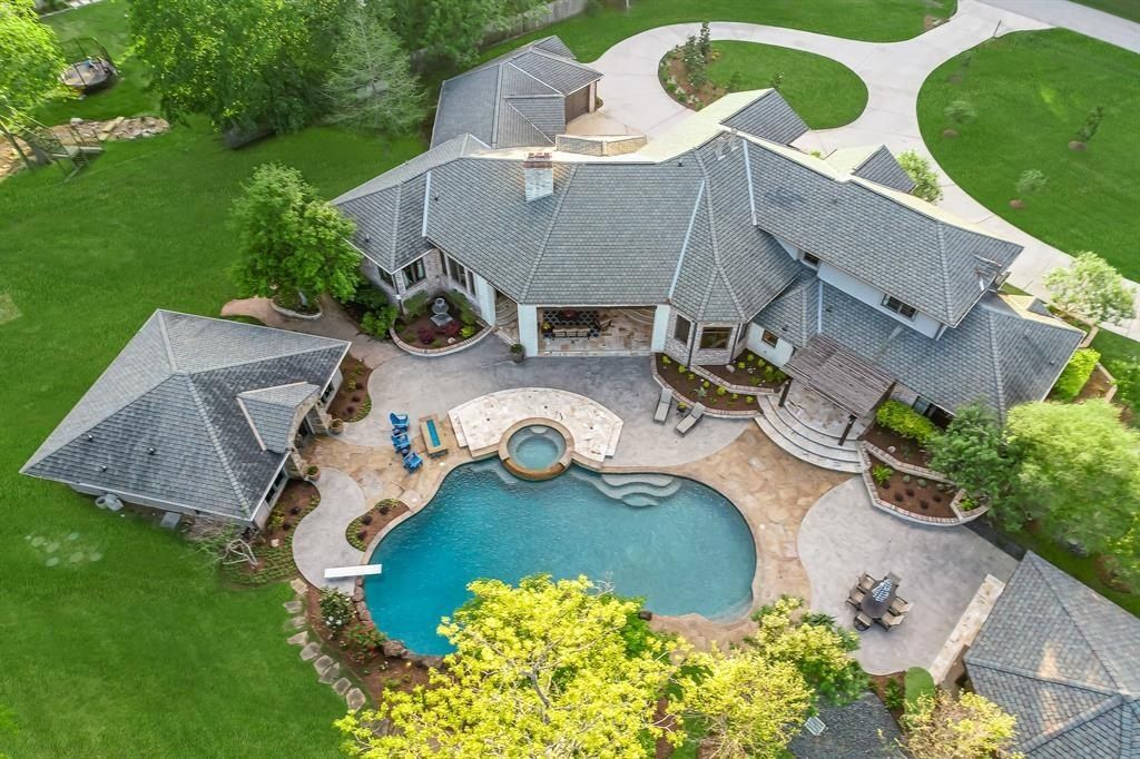 Luxurious custom estate set on expansive 3 acres in katy texas asking 2. 85 million 5