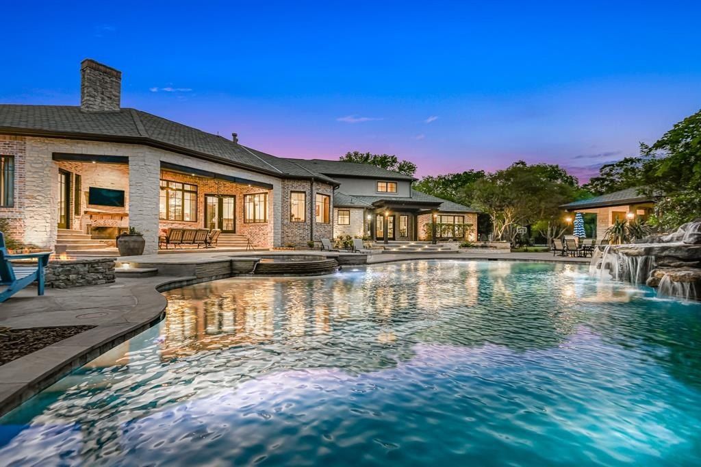 Luxurious custom estate set on expansive 3 acres in katy texas asking 2. 85 million 9