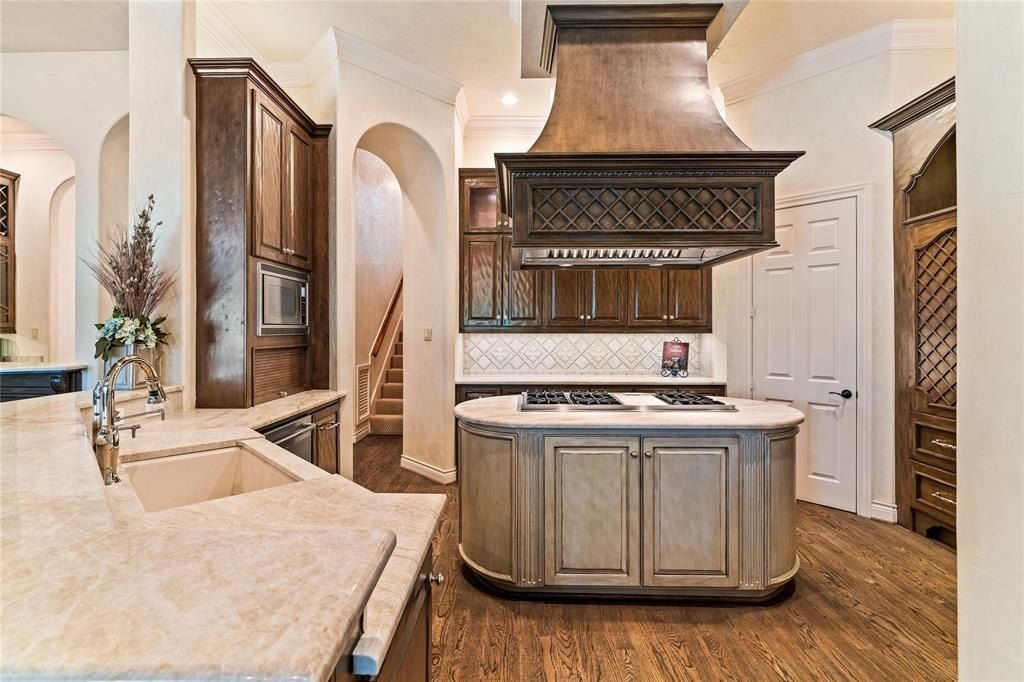 Luxurious custom home with breathtaking golf course views in sugar land priced at 3 million 24