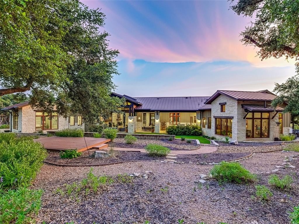 Luxurious estate surrounded by privacy in an exclusive equestrian community in austin texas priced at 4. 5 million 28