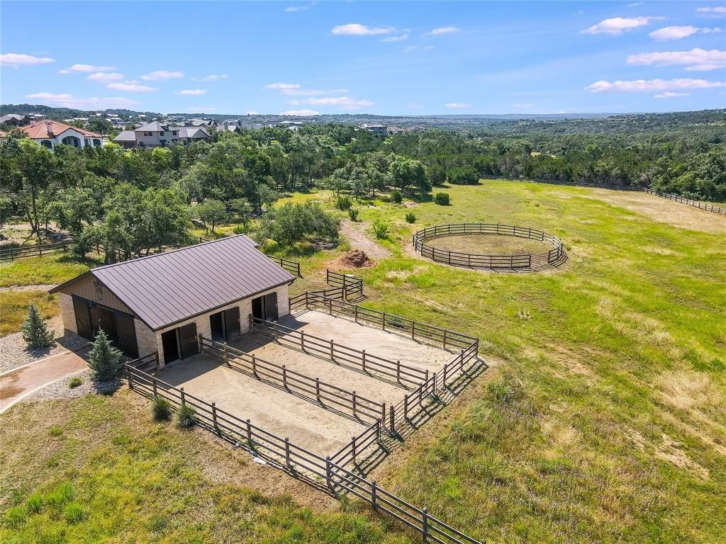 Luxurious estate surrounded by privacy in an exclusive equestrian community in austin texas priced at 4. 5 million 38