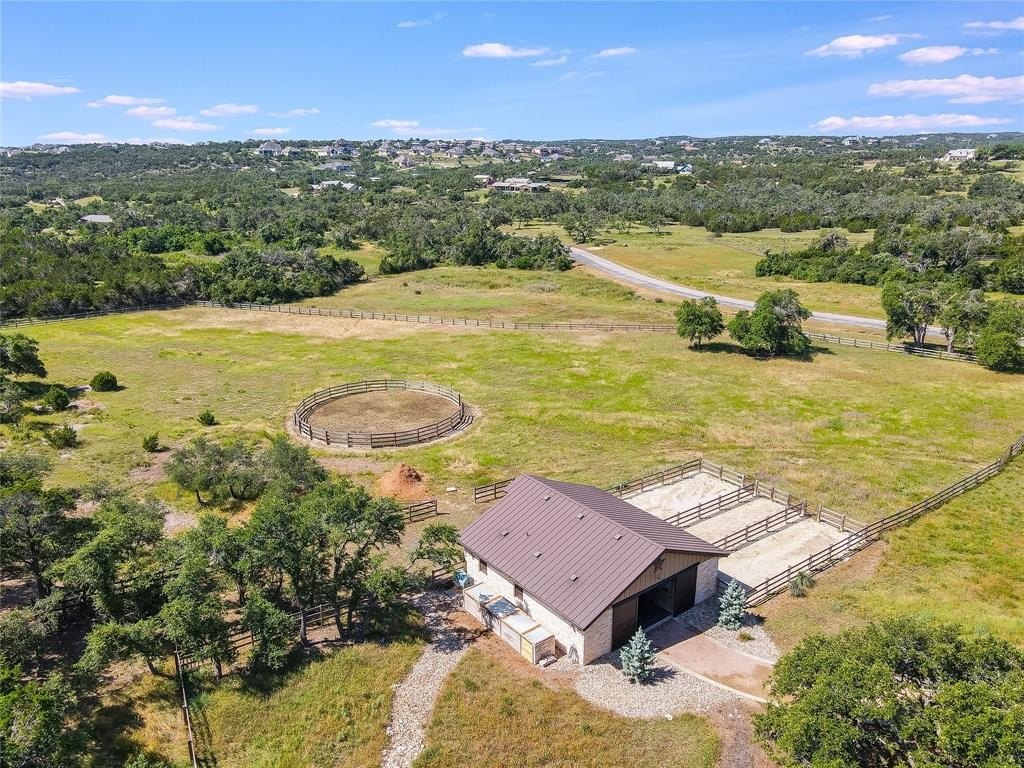 Luxurious estate surrounded by privacy in an exclusive equestrian community in austin texas priced at 4. 5 million 39