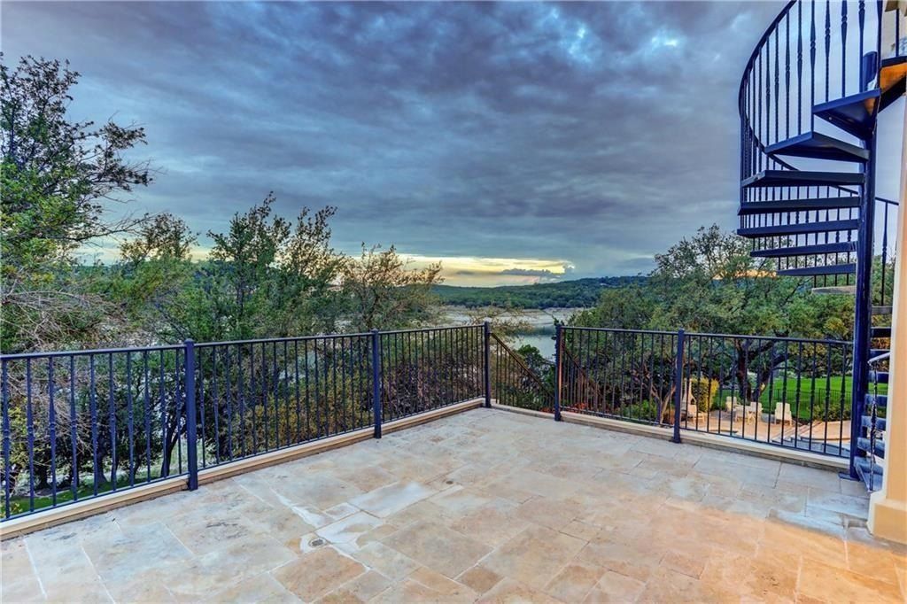 Luxurious lake travis estate on 2. 95 acres in gated community listed for 2999999 29