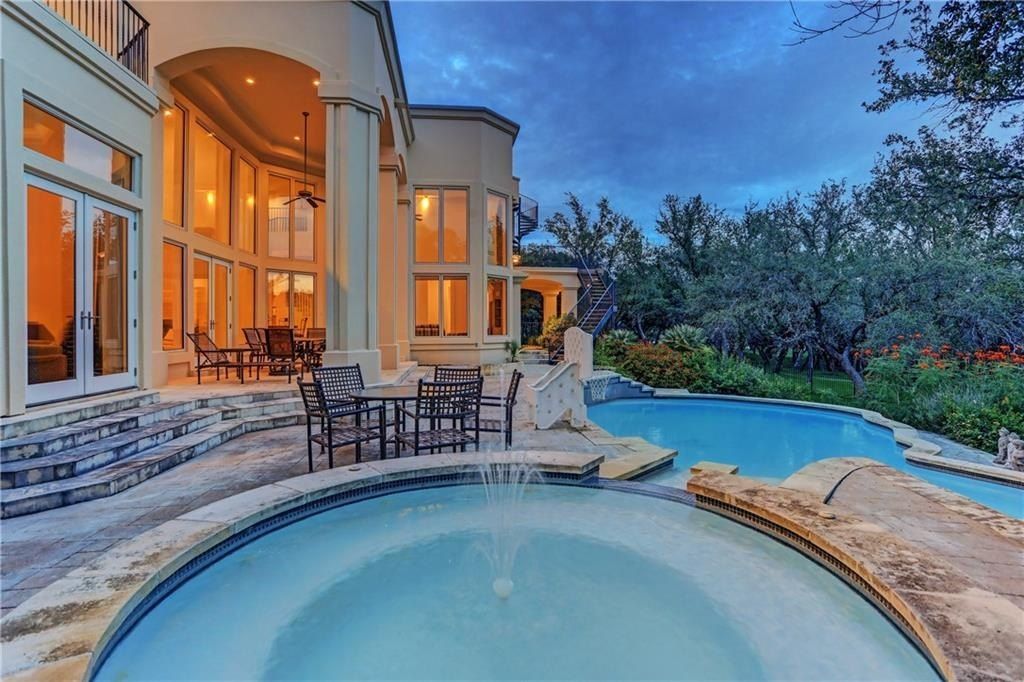 Luxurious lake travis estate on 2. 95 acres in gated community listed for 2999999 31
