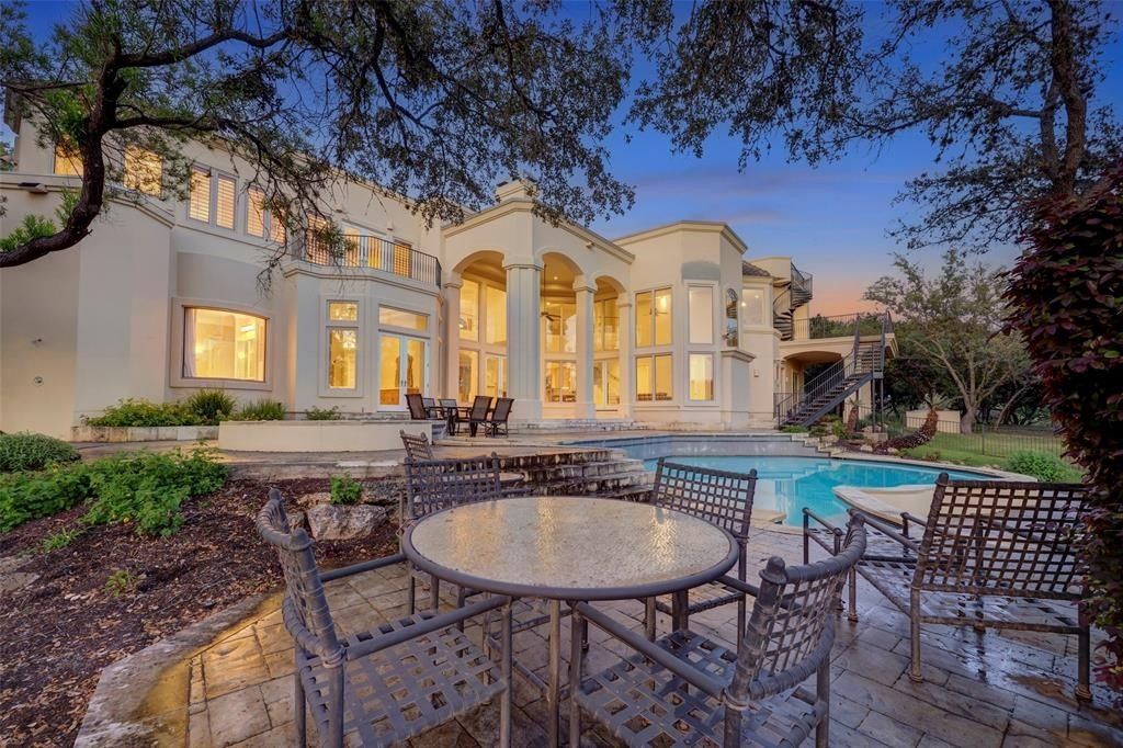 Luxurious lake travis estate on 2. 95 acres in gated community listed for 2999999 32