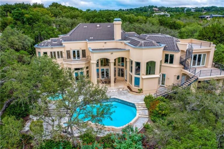 Luxurious Lake Travis Estate on 2.95 Acres in Gated Community Listed for $2,999,999
