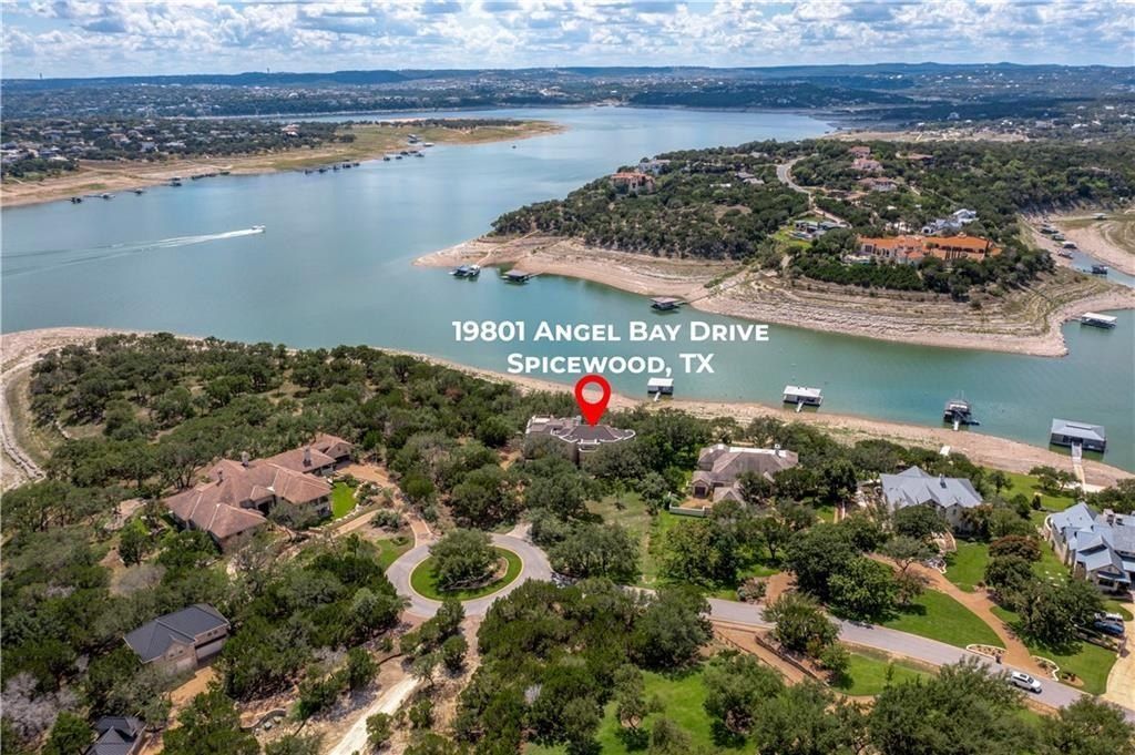 Luxurious lake travis estate on 2. 95 acres in gated community listed for 2999999 40