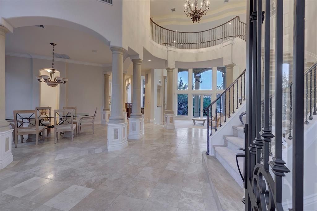 Luxurious lake travis estate on 2. 95 acres in gated community listed for 2999999 5