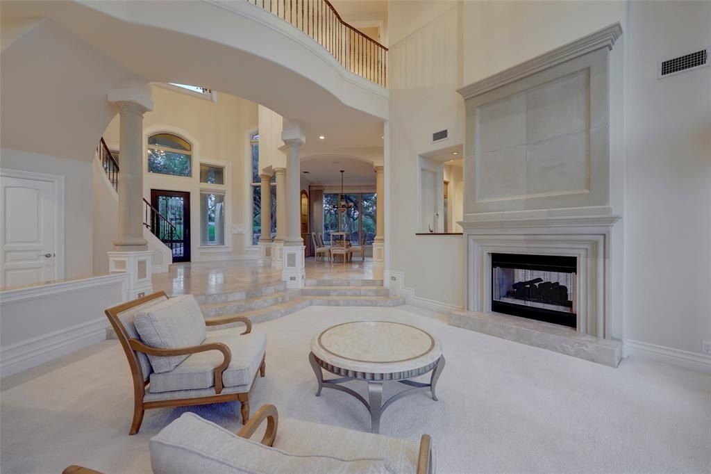 Luxurious lake travis estate on 2. 95 acres in gated community listed for 2999999 9