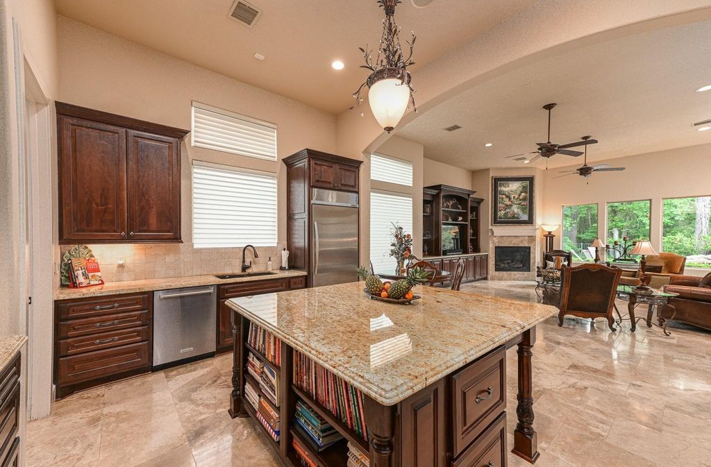 Luxurious montgomery texas home perfect for entertaining priced at 1. 4 million 15