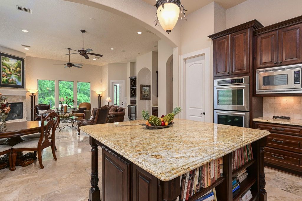 Luxurious montgomery texas home perfect for entertaining priced at 1. 4 million 16