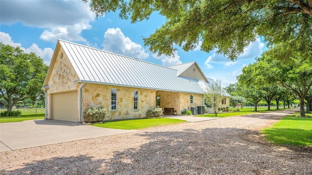 Luxurious rural retreat circle h ranch in richmond texas hits the market at 8. 9 million 33