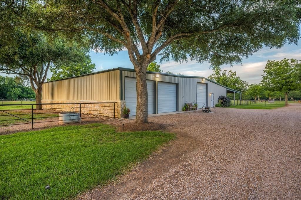 Luxurious rural retreat circle h ranch in richmond texas hits the market at 8. 9 million 39