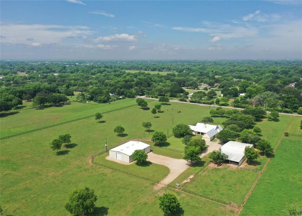 Luxurious rural retreat circle h ranch in richmond texas hits the market at 8. 9 million 49