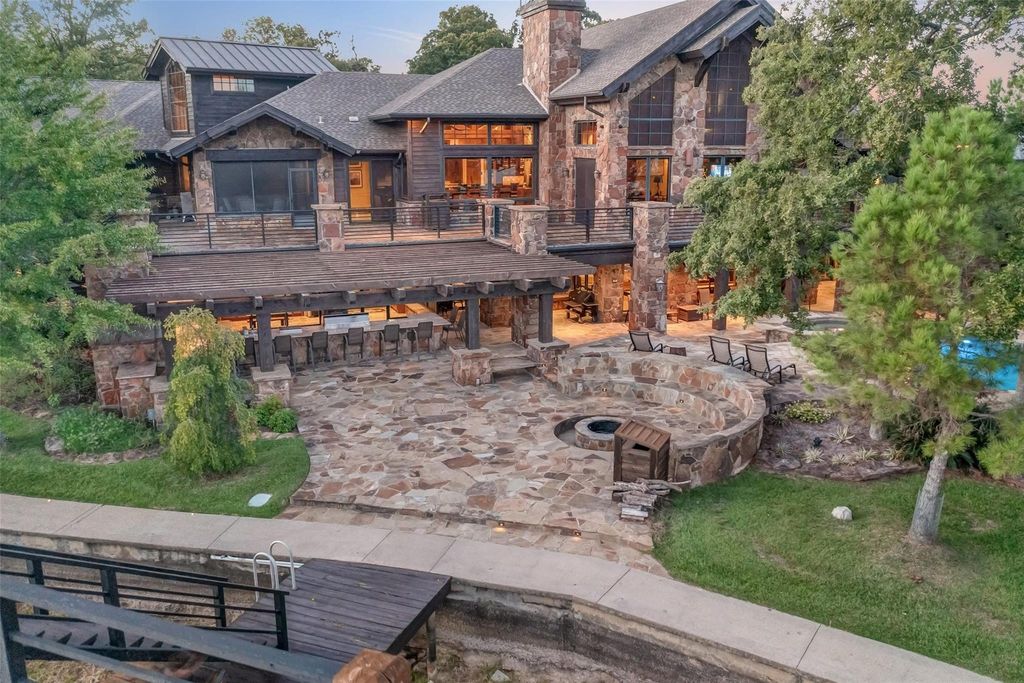 Mabanks breathtaking lakefront home hits the market at 7. 1 million 38