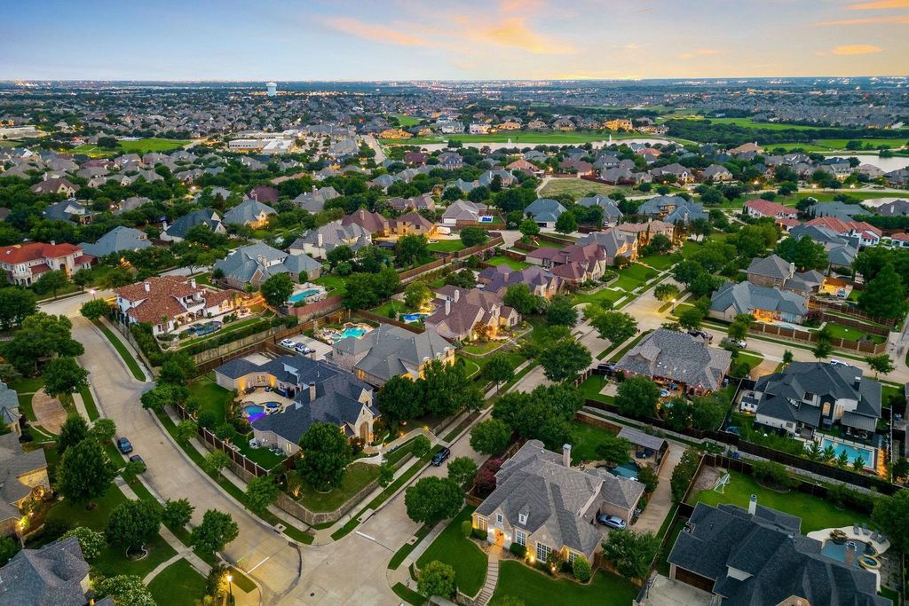 Magnificent resort style residence in castle hills estate lewisville listed at 1. 795 million 38