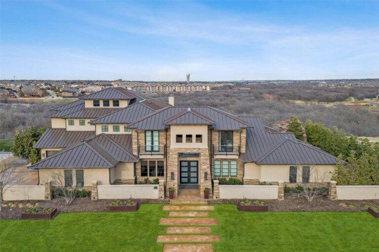 Majestic Hilltop Retreat: Luxurious 1 Acre Home in Gated Hills of Kingswood, Frisco, Texas