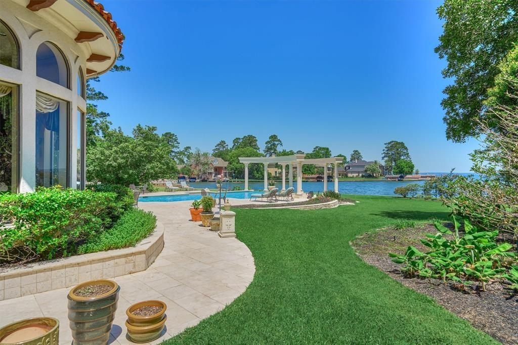 Mediterranean waterfront villa on lake conroe in montgomery asking 4. 495 million 13