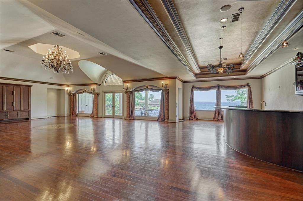 Mediterranean waterfront villa on lake conroe in montgomery asking 4. 495 million 41