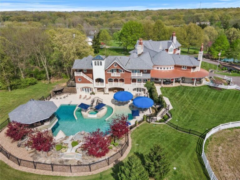 Multi-Generational Luxury Home in Missouri: Designed for Comfort and Elegance, Priced at $13.9 Million