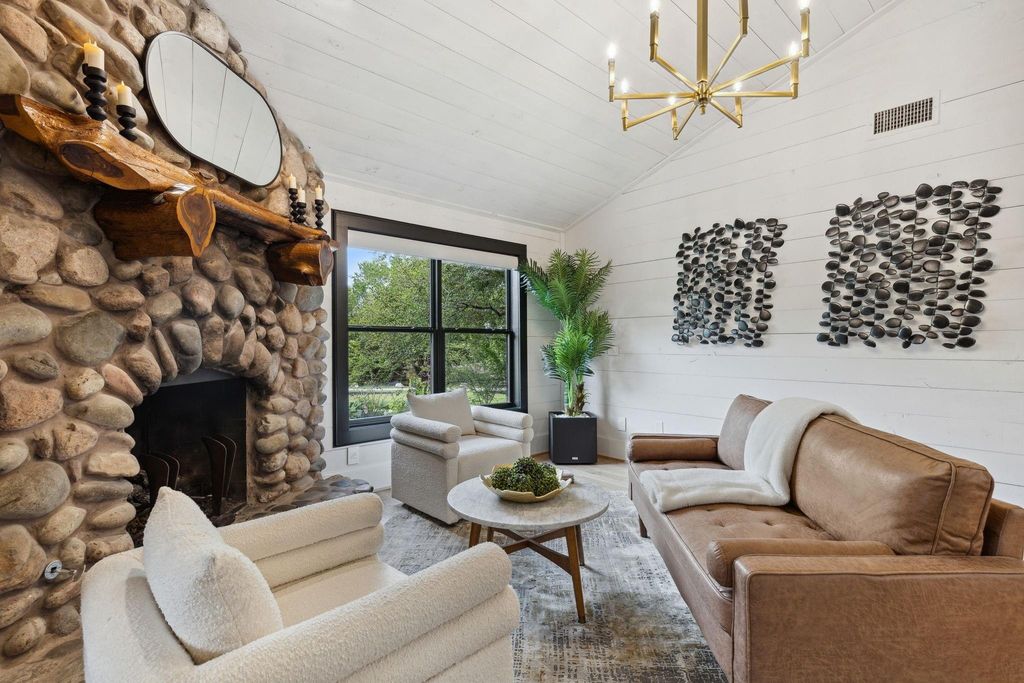 Newly renovated argyle home embodies sophistication and elegance asking 5. 25 million 11