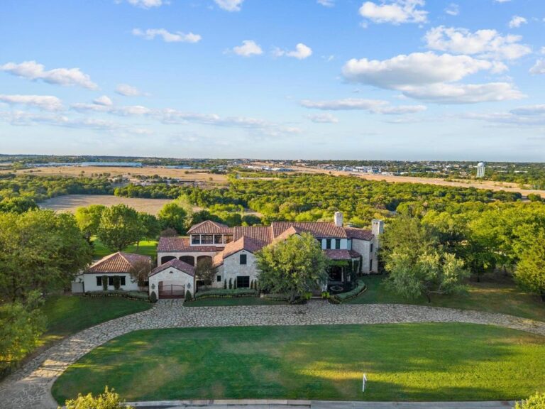 Opulent Fort Worth Estate: Majestic 3-Acre Haven with Breathtaking Valley Views