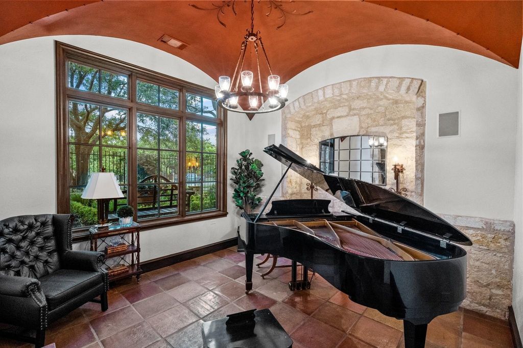 Opulent fort worth estate majestic 3 acre haven with breathtaking valley views seeking 4. 599 million 3
